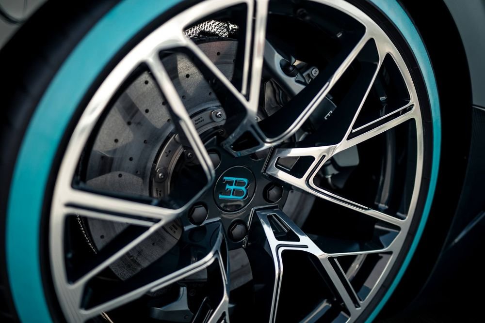 Cum arata noul Bugatti Divo de 5 mil.euro! Nici macar Cristiano Ronaldo nu poate sa cumpere unul! Are 1500 de cai si e SOLD OUT deja! FOTO_2