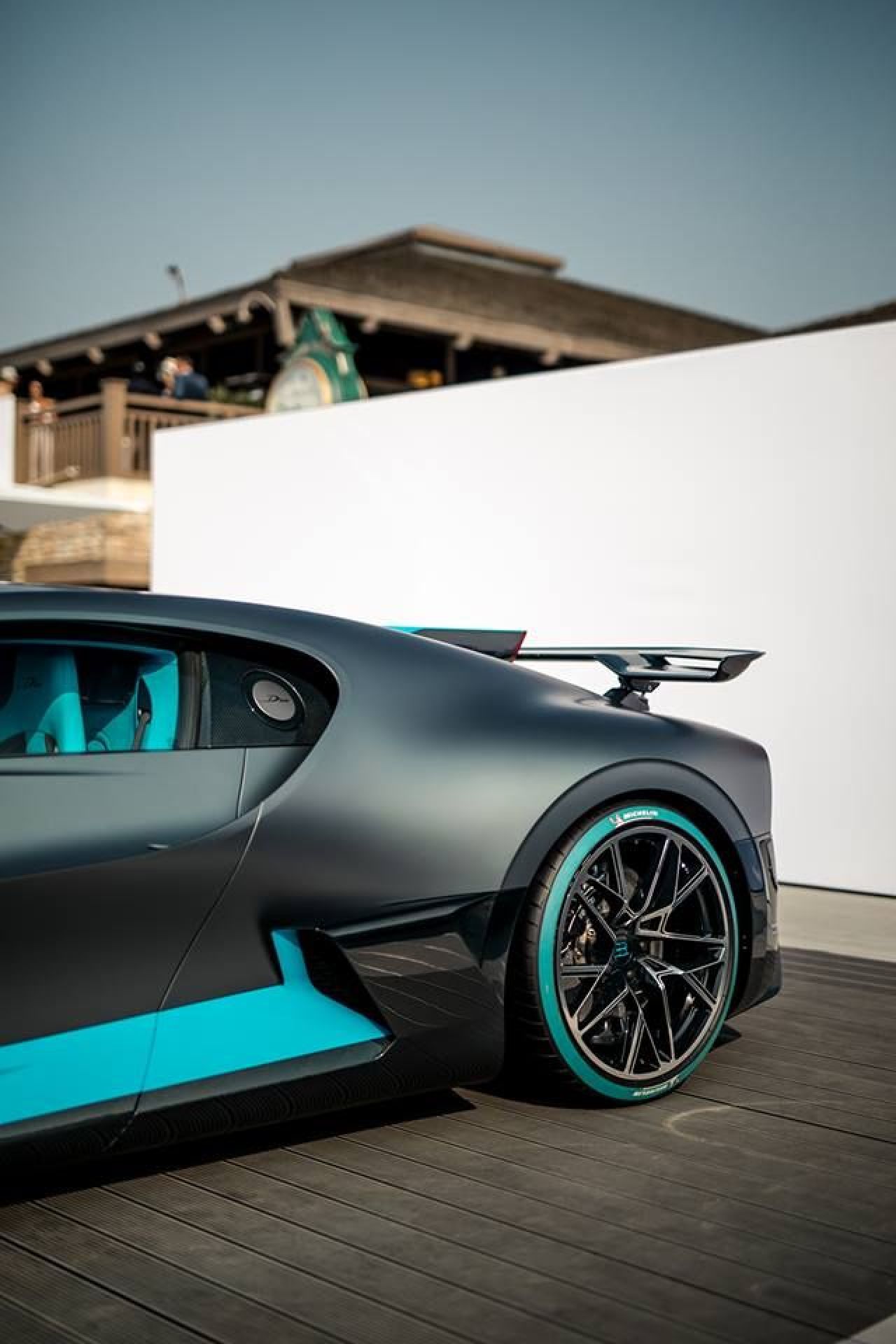 Cum arata noul Bugatti Divo de 5 mil.euro! Nici macar Cristiano Ronaldo nu poate sa cumpere unul! Are 1500 de cai si e SOLD OUT deja! FOTO_9