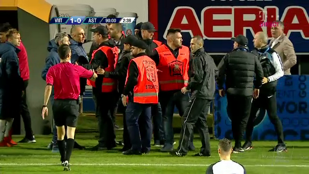VIITORUL - ASTRA 1-0 | Hagi, ELIMINAT dupa ce a sarit la bataie cu staff-ul adversarilor: Ce am facut? FOTO