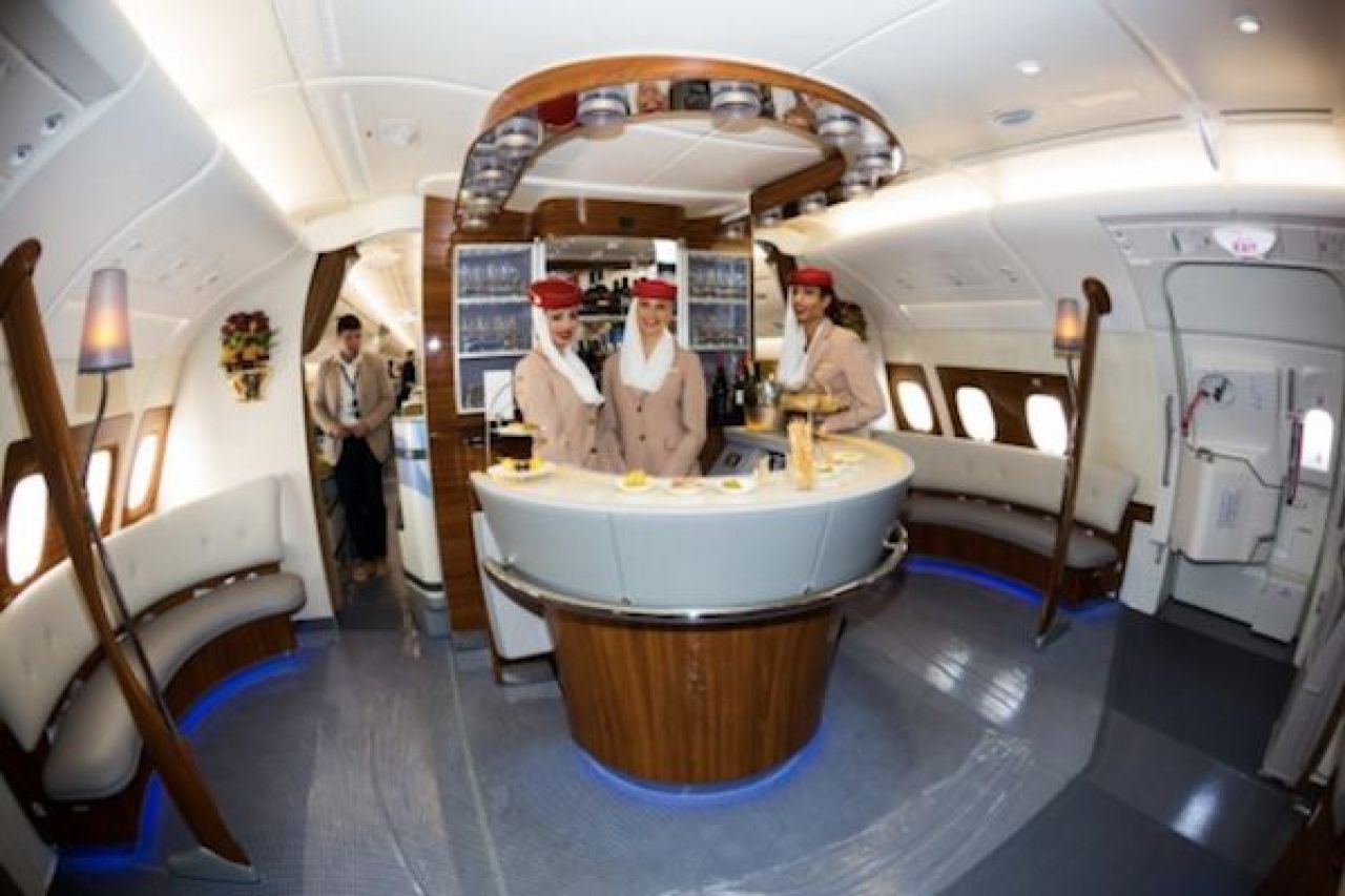 Cadou de 440 de milioane pentru Neymar si Mbappe! Seicul lui PSG le-a pus la dispozitie un avion starurilor sale si le-a montat PS-uri si televizoare cu 2.500 de canale TV. FOTO_6