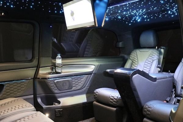 Harry Kane conduce un living pe roti! Si-a pus canapea, wi-fi si Playstation in masina. Cum arata vehiculul sau: FOTO_3