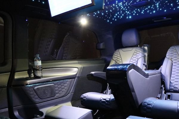 Harry Kane conduce un living pe roti! Si-a pus canapea, wi-fi si Playstation in masina. Cum arata vehiculul sau: FOTO_5