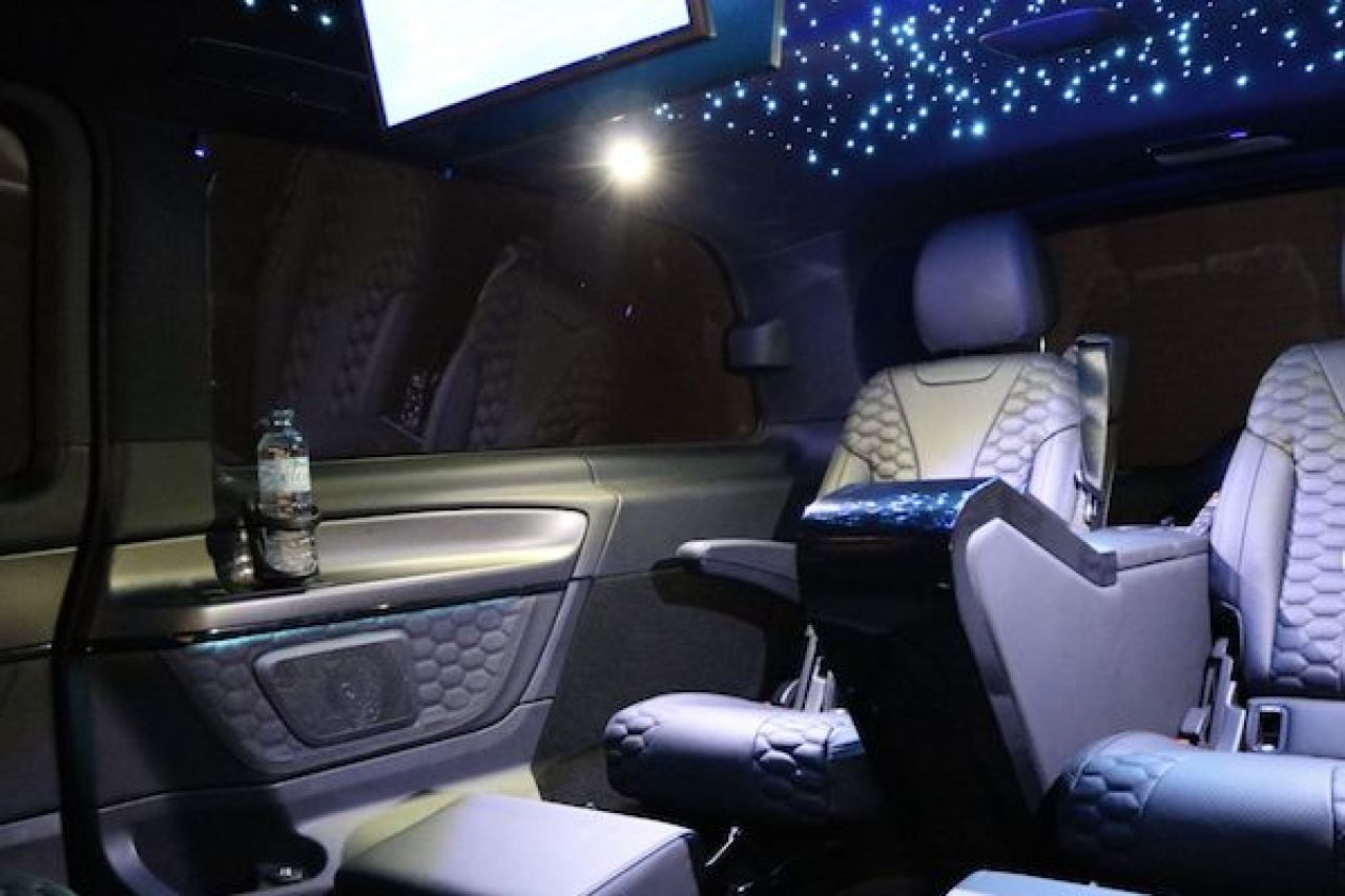 Harry Kane conduce un living pe roti! Si-a pus canapea, wi-fi si Playstation in masina. Cum arata vehiculul sau: FOTO_5