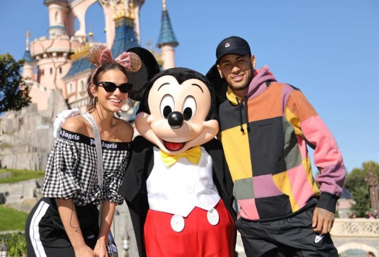 Neymar a anuntat ca se INSOARA! Cum arata femeia care l-a impins sa faca pasul cel mare: