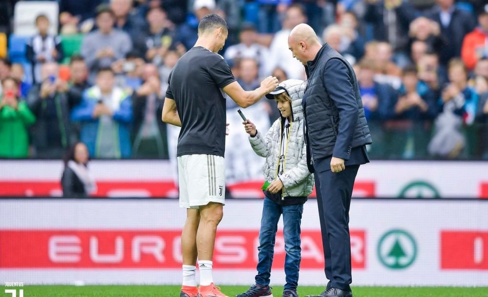 FOTO | Gestul facut de Cristiano Ronaldo inaintea meciului cu Udinese! Cum a incercat portughezul sa isi spele imaginea