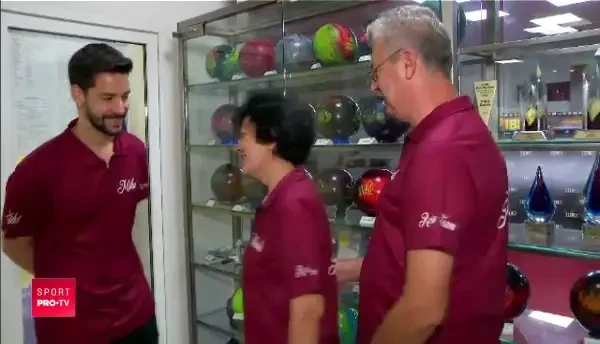 Bowling-ul, ca o religie! O familie din Romania vrea sa dea lovitura la Europeanul din Bucuresti!