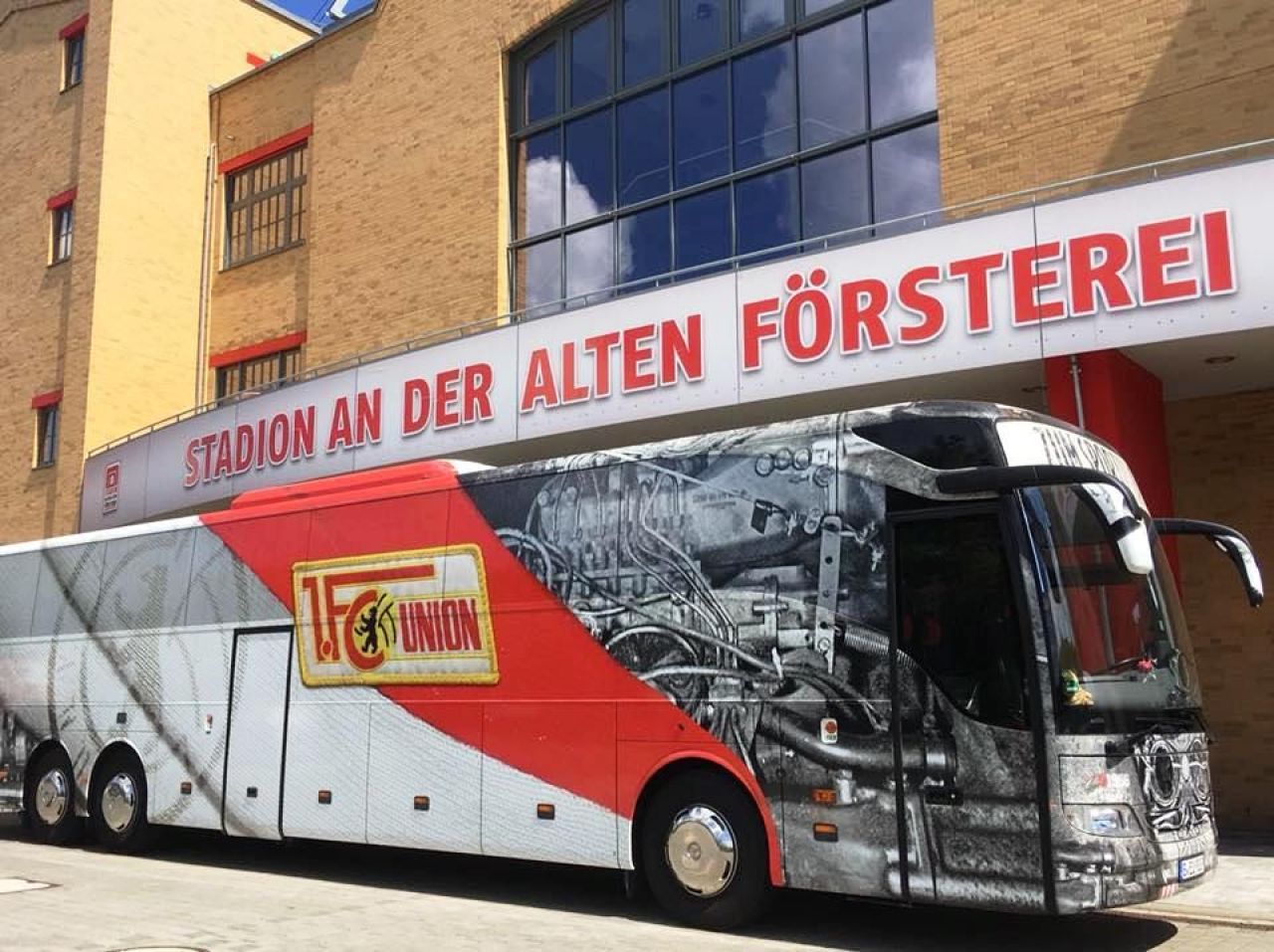 Povestea de senzatie a lui Union Berlin, clubul tinut in viata de sangele propriilor fani_11