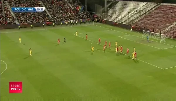 Romania - Tara Galilor, ocazie Rus dupa centrarea lui Ianis Hagi