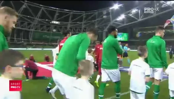 Gigi Becali, RAZBOI cu detinatorul drepturilor TV! Show TOTAL facut de patronul FCSB in fata sediului LPF: Cei slabi, aveti incredere in mine!