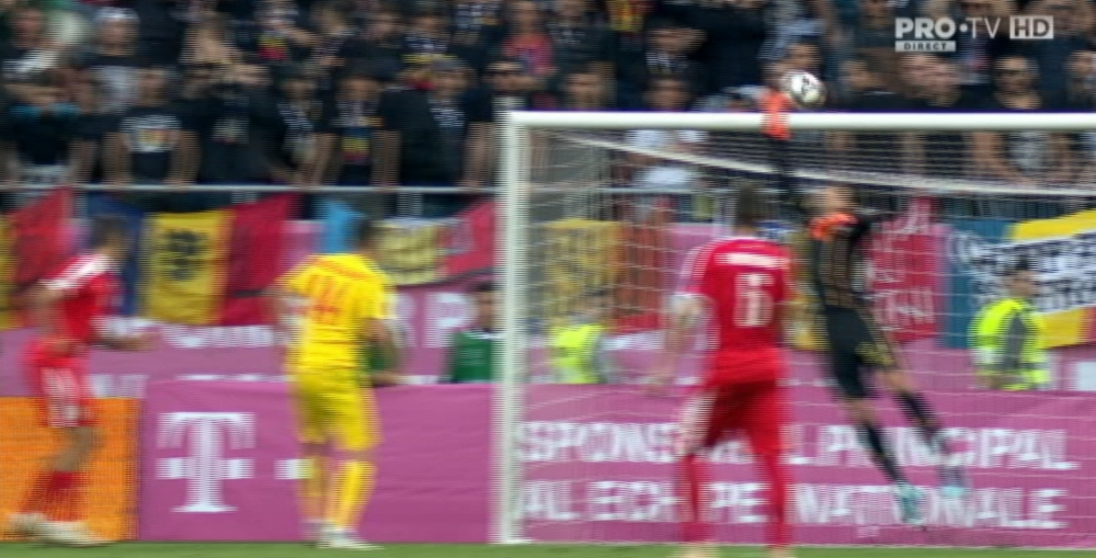 ROMANIA 0-0 SERBIA |  ROSU SEC pentru Tamas! TATARUSANU, EROU! Romania a REZISTAT in 10 impotriva Serbiei! AICI toate fazele meciului_7