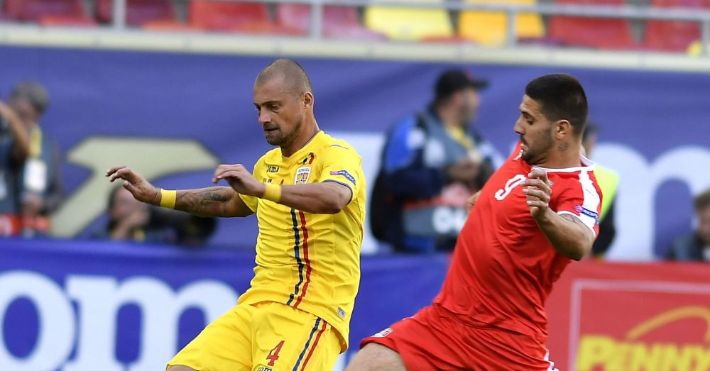S-a grabit sa ajunga in Centrul Vechi? :) Tamas, poza la bere cu baietii dupa eliminarea din partida cu Serbia. FOTO