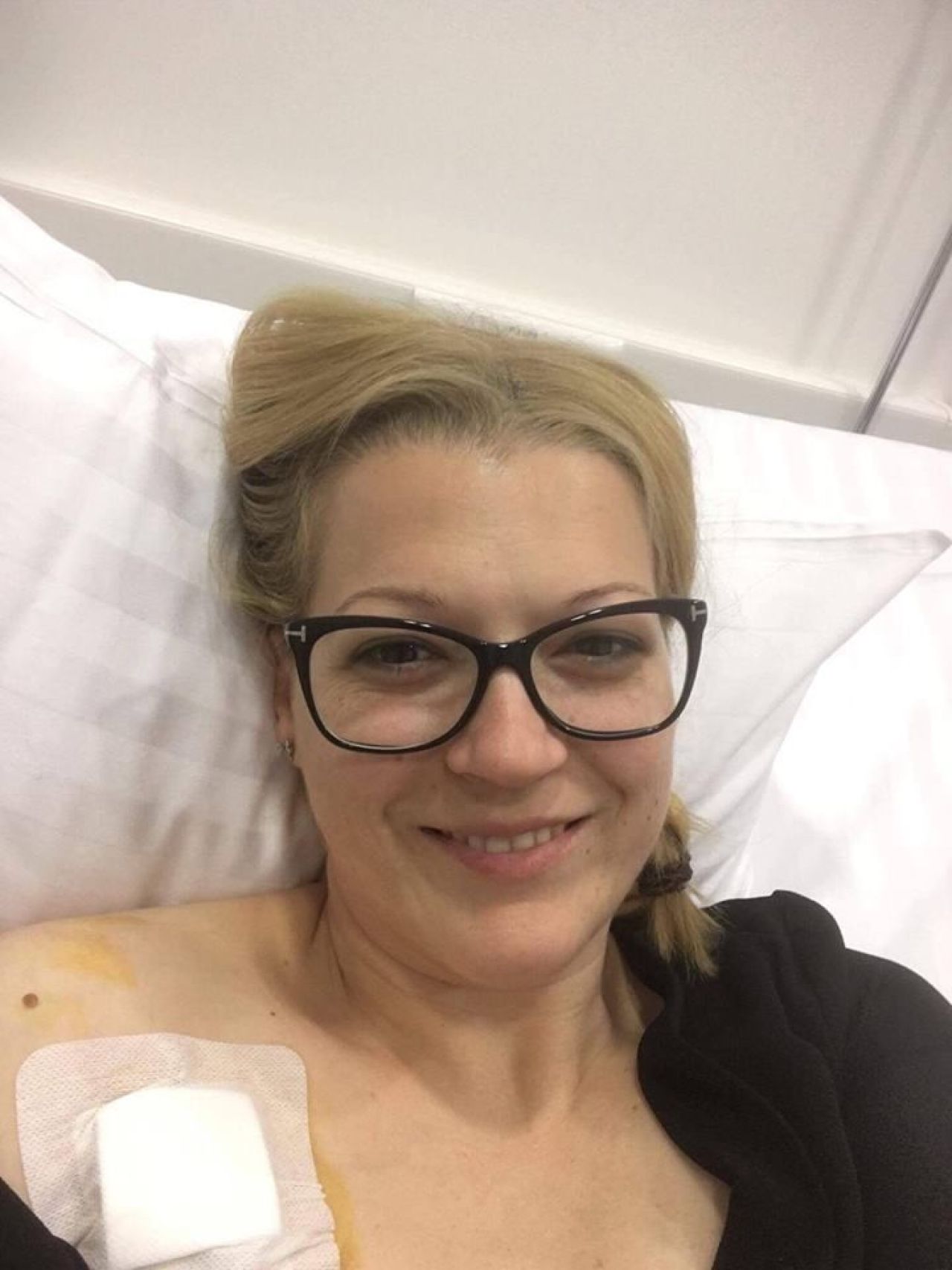 FOTO Fotbalistii romani lupta pentru salvarea unei tinere bolnave de cancer_1
