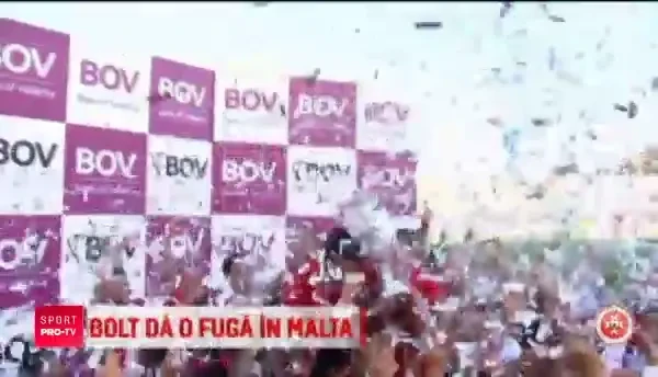 Cel mai rapid om din lume, Bolt, poate juca fotbal cu un roman!