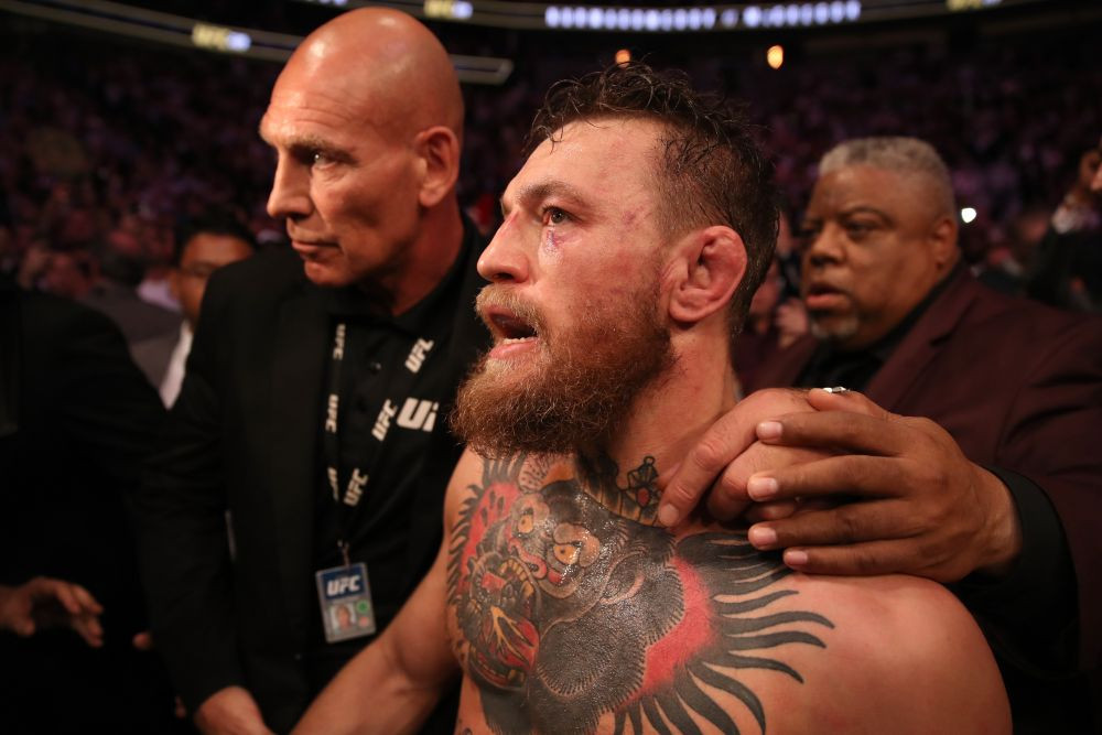 McGregor a trecut pe langa moarte! Lovitura ii putea fi fatala Dezvaluire INCREDIBILA dupa meciul cu Khabib: Cine l-a salvat