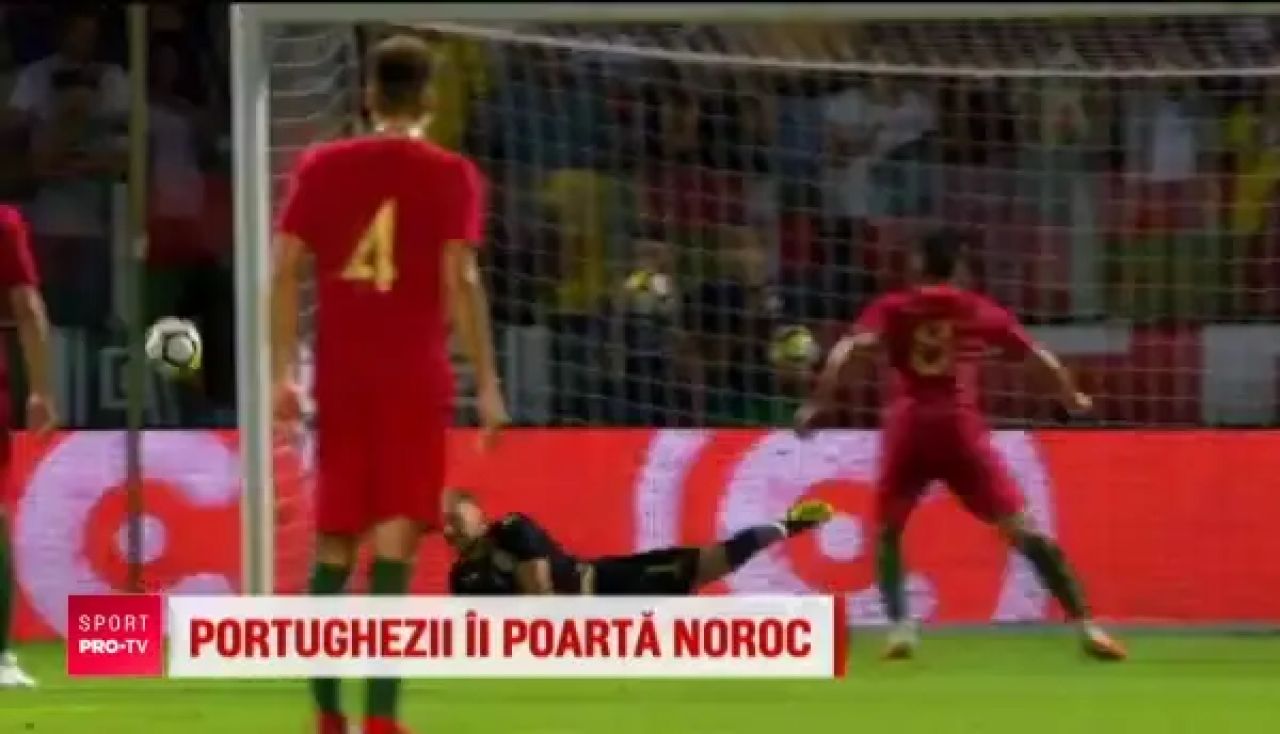 Iti taie RESPIRATIA! Demi Rose a incins atmosfera si s-a fotografiat fara sutien_16