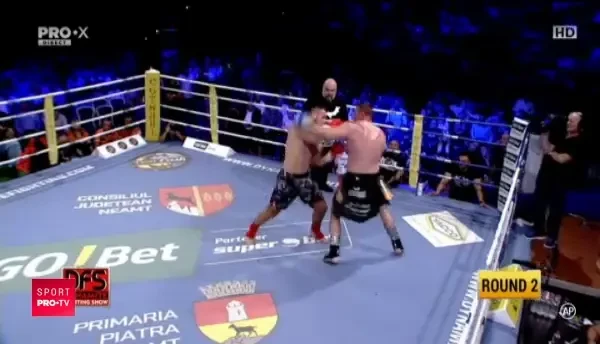 Sebastian Cozmanca l-a facut KO pe Valentin Bordianu