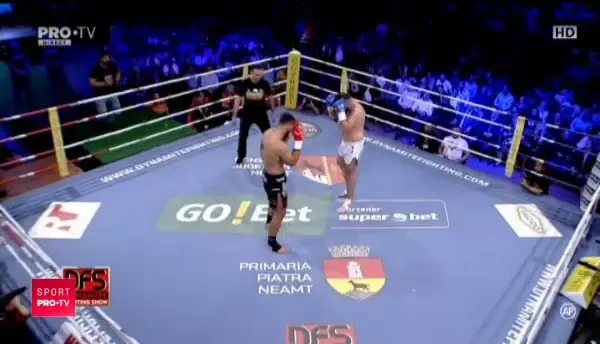 Andrei Stoica a castigat la decizie meciul cu Memedi