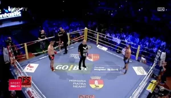 VIDEO Morosanu i-a rupt piciorul turcului Ozer in prima runda! Andrei Stoica l-a batut pe albanezul Memedi, Ciobanul Nastase l-a distrus pe gigantul de 150 kg din Cuba