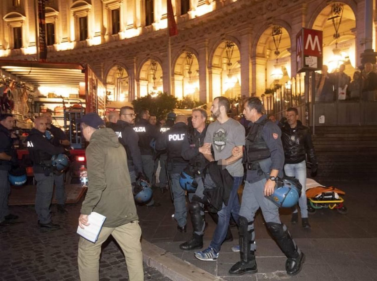 Bilantul victimelor, la metroul din Roma: 24 de suporteri TSKA Moscova au fost raniti! Imagini cumplite VIDEO_7