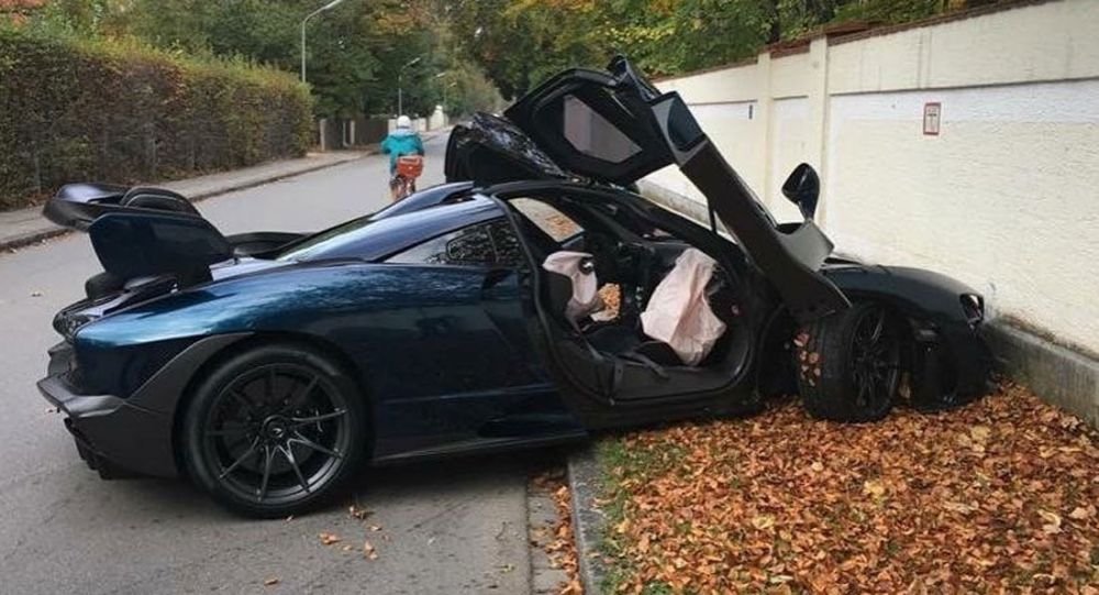 DEZASTRU pentru un sofer: si-a cumparat noul McLaren Senna de 1 milion de euro si l-a facut PRAF in cateva ore. FOTO