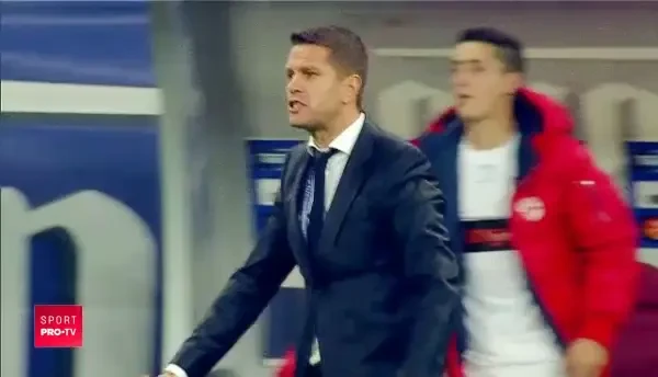 Face baie in fantanile din centrul orasului daca prinde play-off-ul! :) Promisiunea lui Stoican