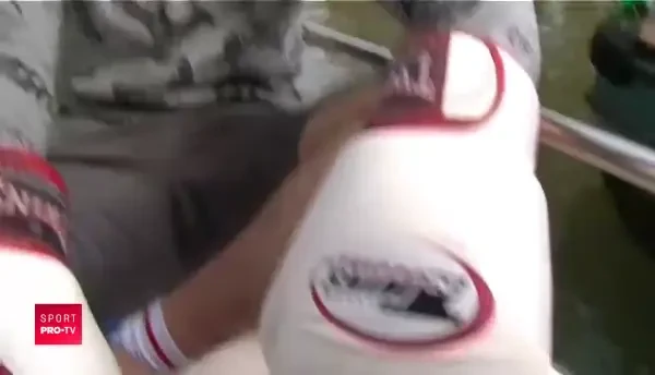 FAST AND FURIOUS - Scapa cine poate! El e primul roman care se antreneaza pe vapor! Sa fie pe val la gala de vineri seara :)