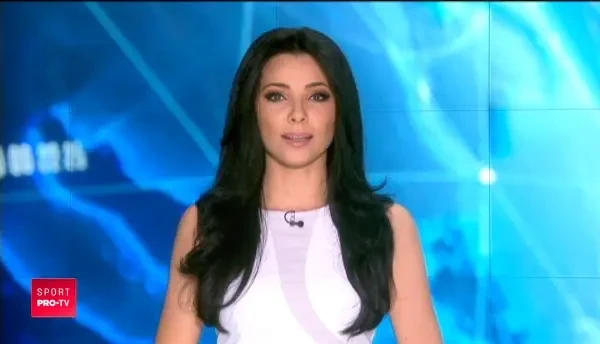 A fost arbitru de fotbal si a fugit la sala ca sa scape de jucatorii care o agatau pe teren!