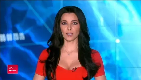 S-a impacat cu Angelina Jolie?! Brad Pitt a SOCAT pe toata lumea cu noua lui cucerire! Arata exact ca fosta sotie!_11