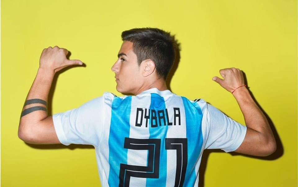 Cea mai sexy cantareata din Romania are tatuaj ca al lui Dybala :)_6