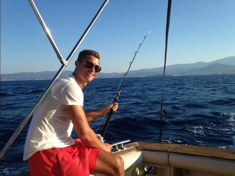 Operatiunea MONSTRUL! Zlatan, Ronaldo si Beckham, capturi URIASE la pescuit! :) Ce pesti au prins