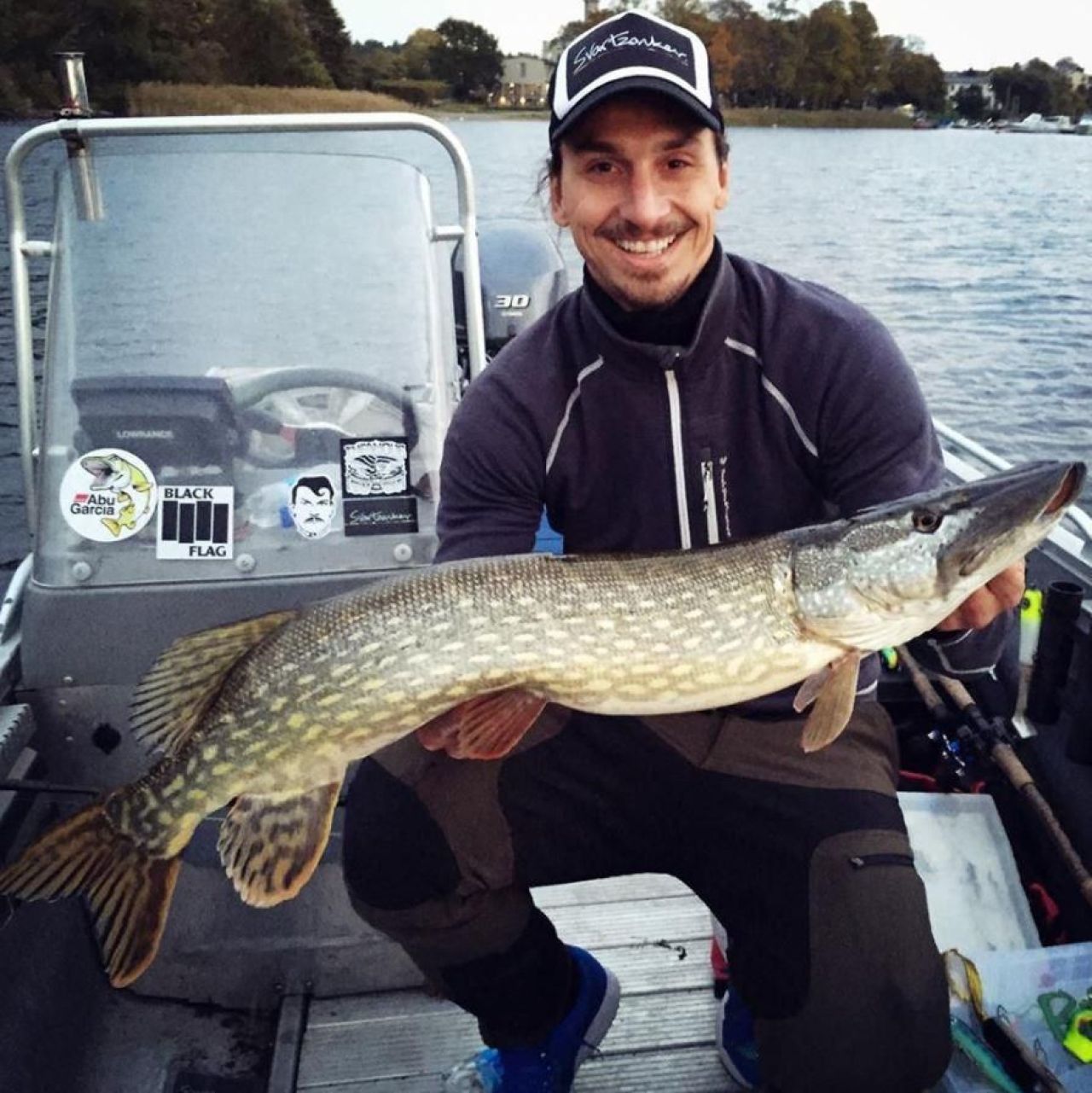 Operatiunea MONSTRUL! Zlatan, Ronaldo si Beckham, capturi URIASE la pescuit! :) Ce pesti au prins_4