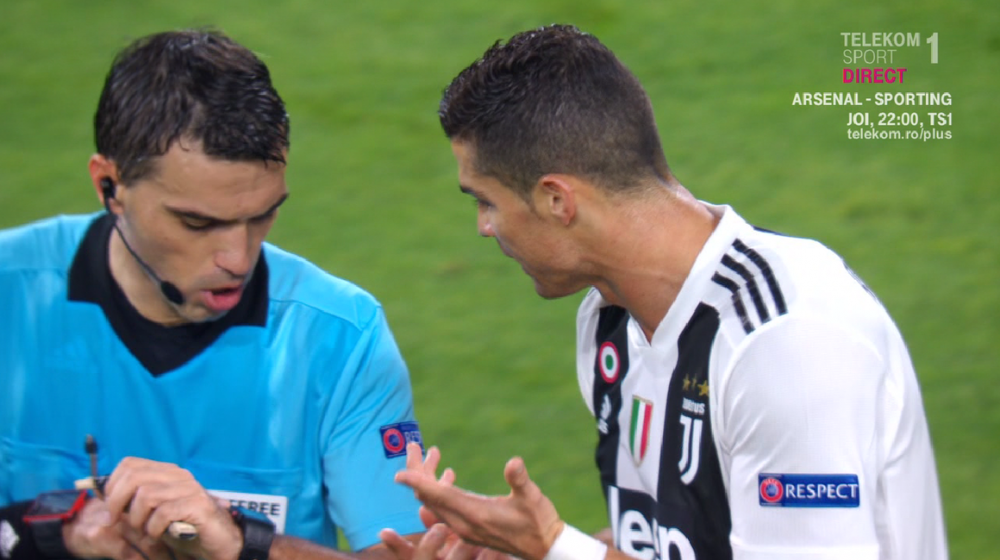 JUVENTUS - MANCHESTER UNITED | Cristiano Ronaldo, enervat de Hategan! Starul portughez i-a cerut imediat explicatii arbitrului roman: ce s-a intamplat
