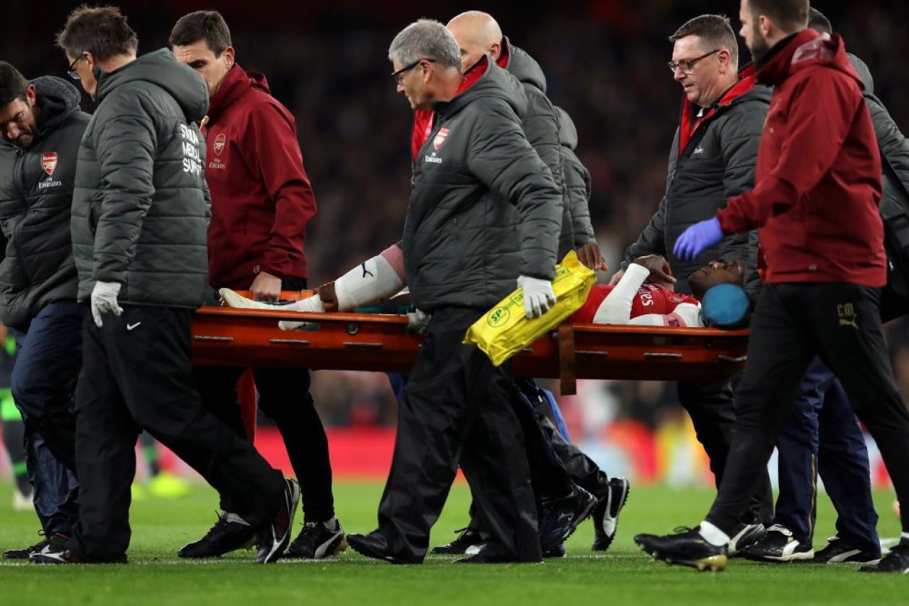 Imagini IMPOSIBIL de privit! Welbeck SI-A RUPT piciorul si rateaza tot sezonul! Reactia de groaza a jucatorilor lui Arsenal cand au vazut accidentarea_3