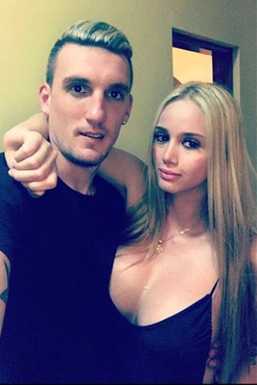 Duelul Boca - River continua in afara terenului! Cum arata iubitele celor mai importanti fotbalisti de la finalistele Copei Libertadores_2