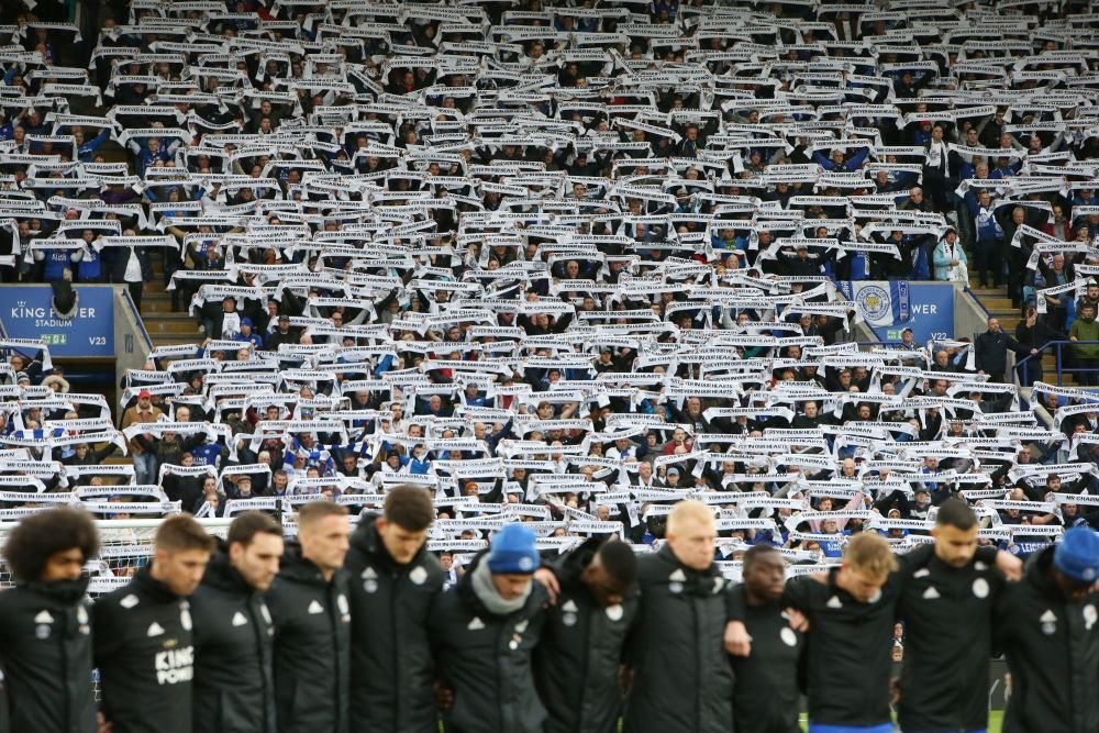 Moment incredibil la Leicester in timpul marsului pentru patronul Vichai Srivaddhanaprabha! Ce a aparut deasupra stadionului: GALERIE FOTO_6