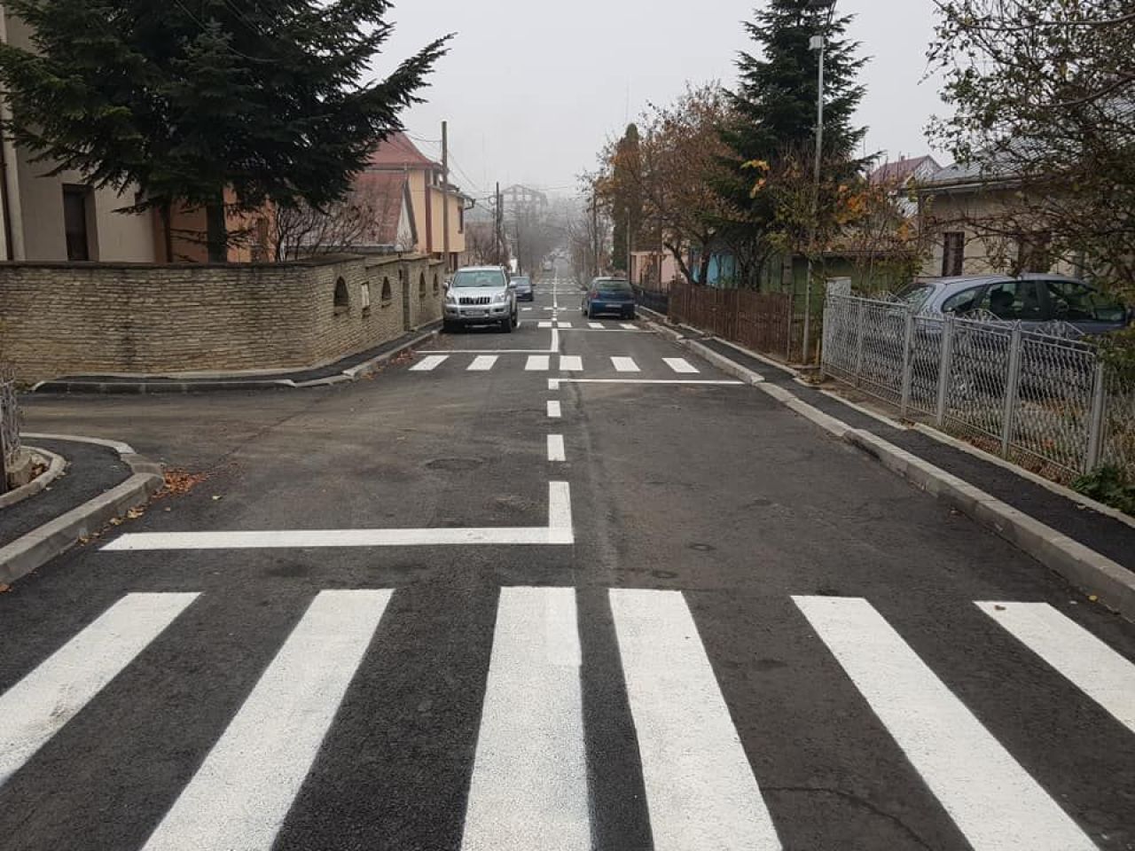 PROSTIE MAXIMA! 9 treceri de pietoni pe 300 de metri! 'Zebra la fiecare poarta!
