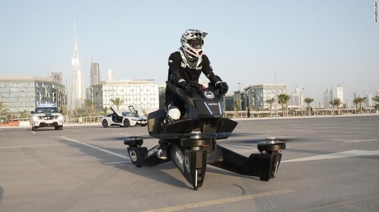 Tara in care Politia va veni pe motociclete zburatoare! Au cumparat deja vehiculele si ii antreneaza pe politisti. FOTO  _2
