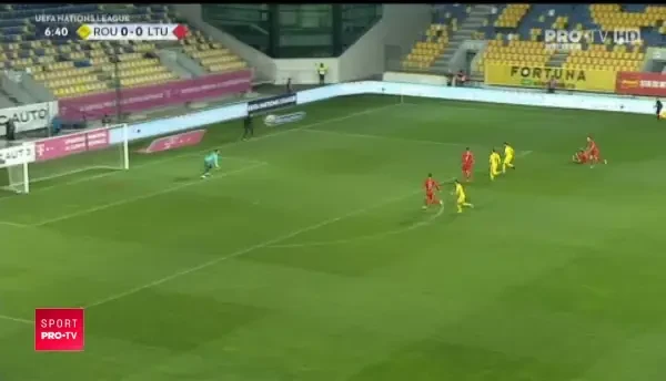 Golul marcat de Puscas (1-0)