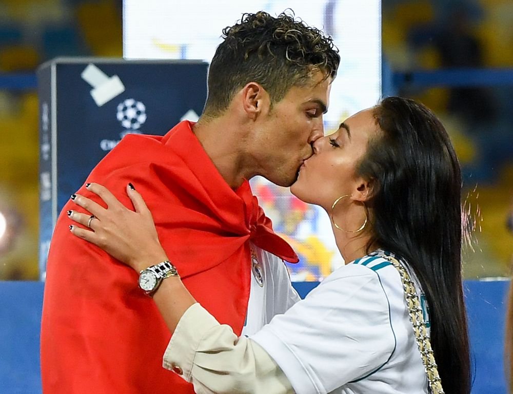 Bat clopotele de nunta! Ronaldo si Georgina au ales sa se casatoreasca intr-o biserica din Secolul al 19-lea. Unde va avea loc evenimentul