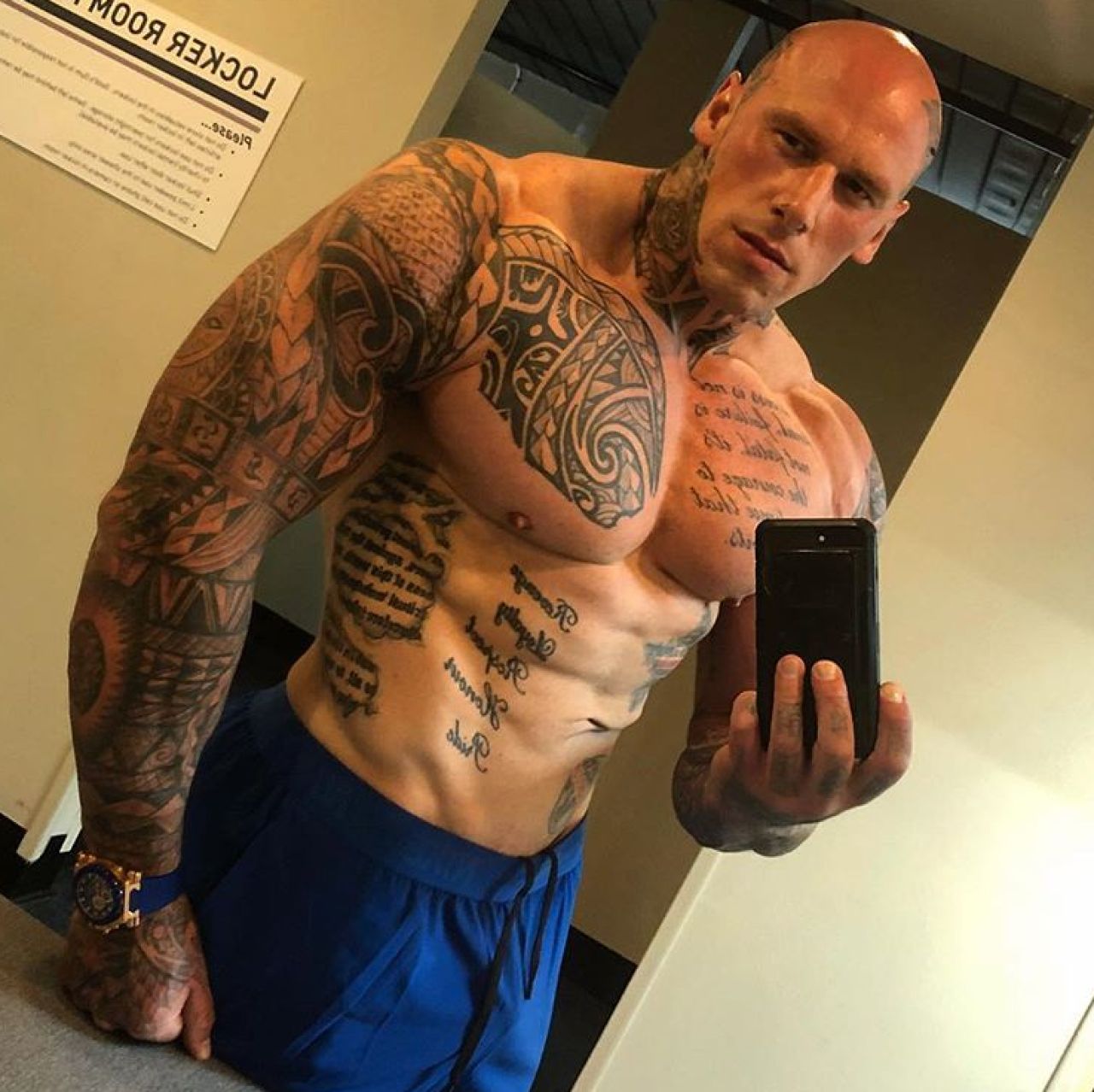 Cel mai INFRICOSATOR om de pe planeta intra in MMA! Adversarul sau e un adevarat MONSTRU: lupta anului 2019!_4