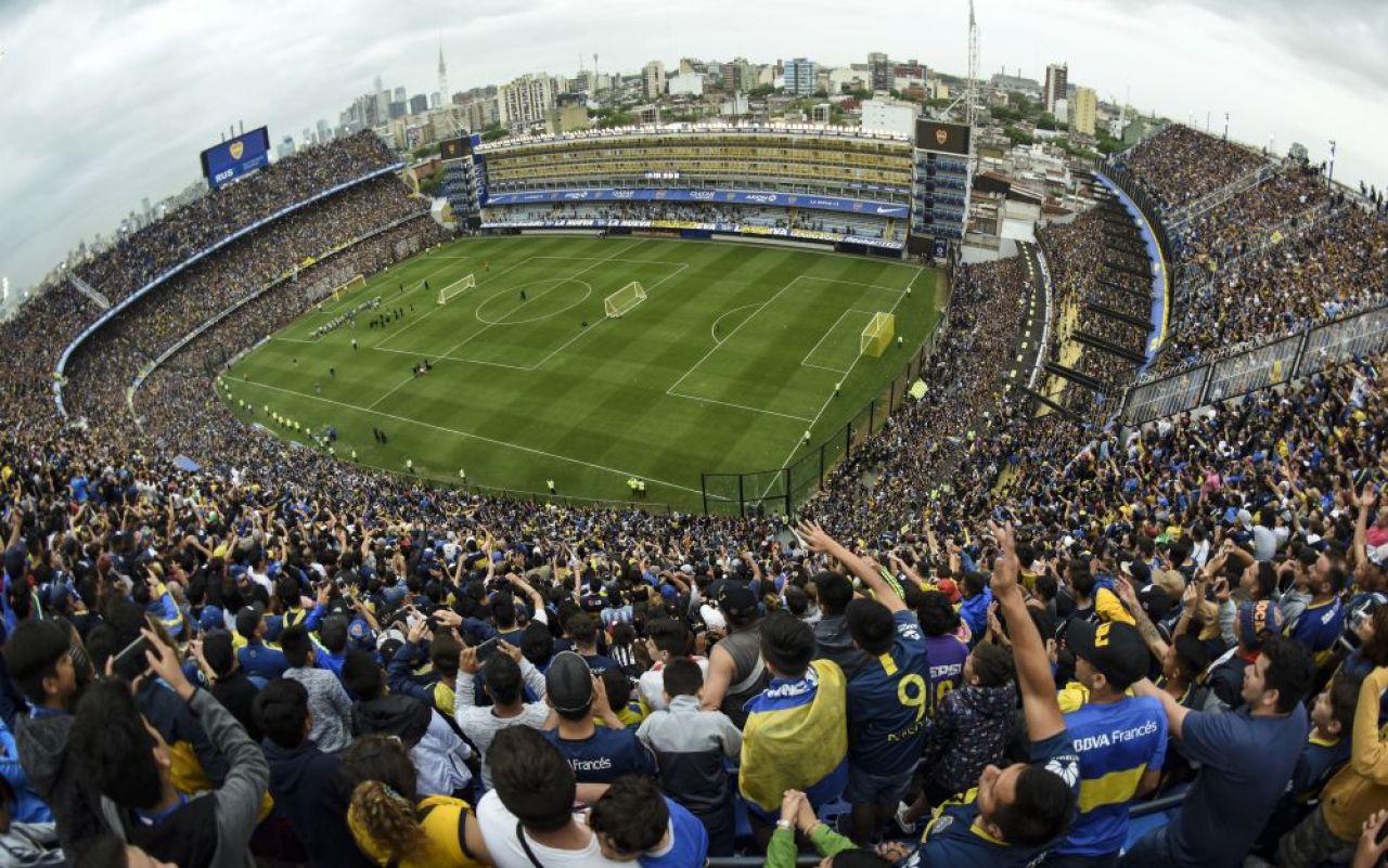 Asa ceva nu s-a mai vazut! Pasiunea argentienilor pentru fotbal a depasit orice imaginatie inaintea finalei Boca - River: 50.000 de oameni LA ANTRENAMENT_3