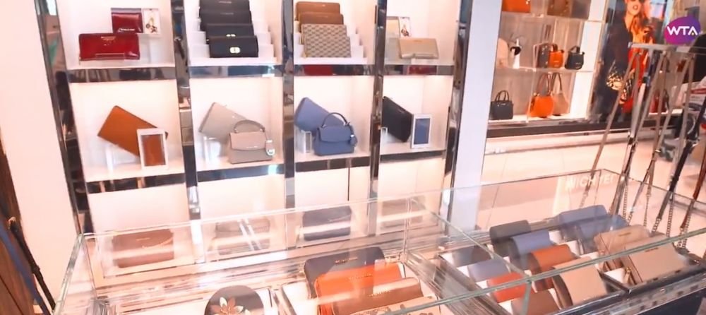 VIDEO | Simona Halep a dezvaluit ce si-a cumparat de Black Friday! Locul preferat de liderul mondial pentru shopping
