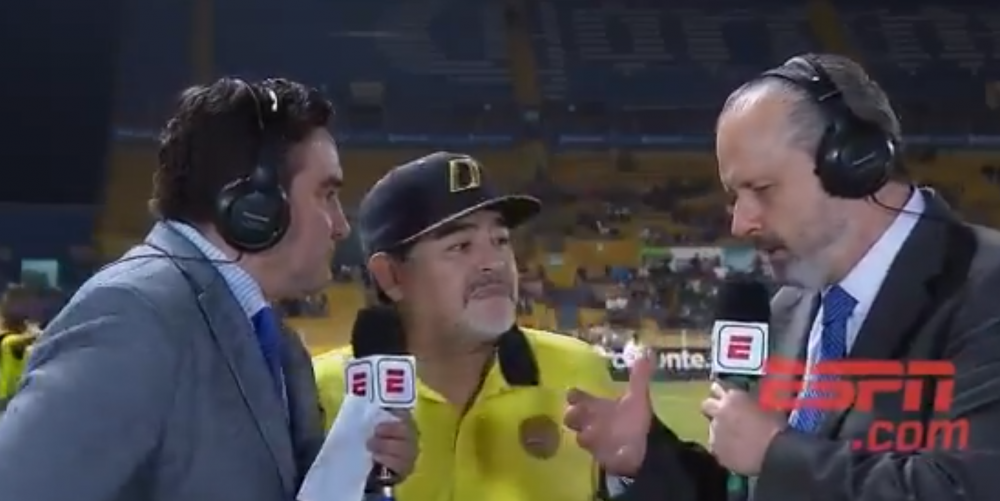 Maradona SOCHEAZA din nou! Moment penibil la un interviu: Jurnalistii au ramas fara replica