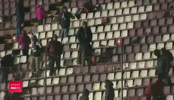 Fanii au luat acasa scaunele pe care au stat la ultimul meci pe Giulesti