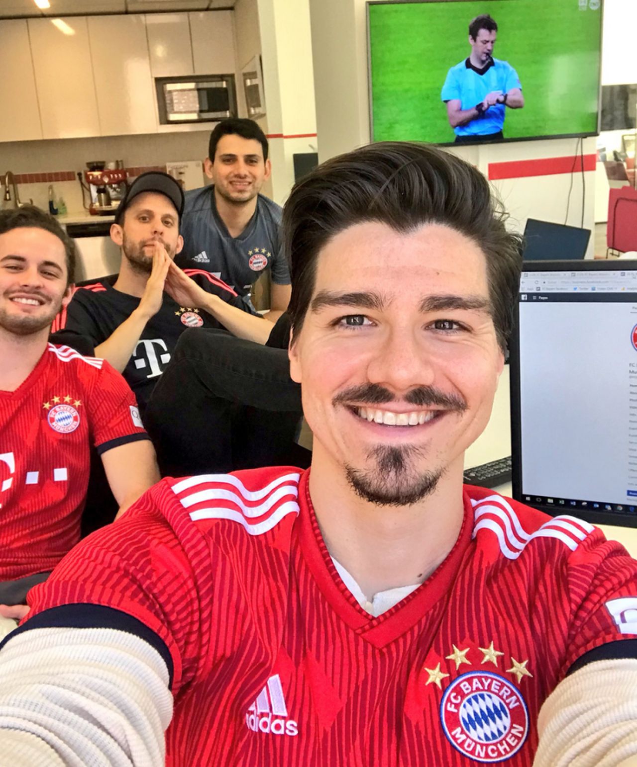 Special www.sport.ro | Romanul care lucreaza de la New York pentru GIGANTUL Bayern Munchen! Sentimentul UNIC pe care l-a trait dupa noptile MAGICE ale Romaniei '94_1
