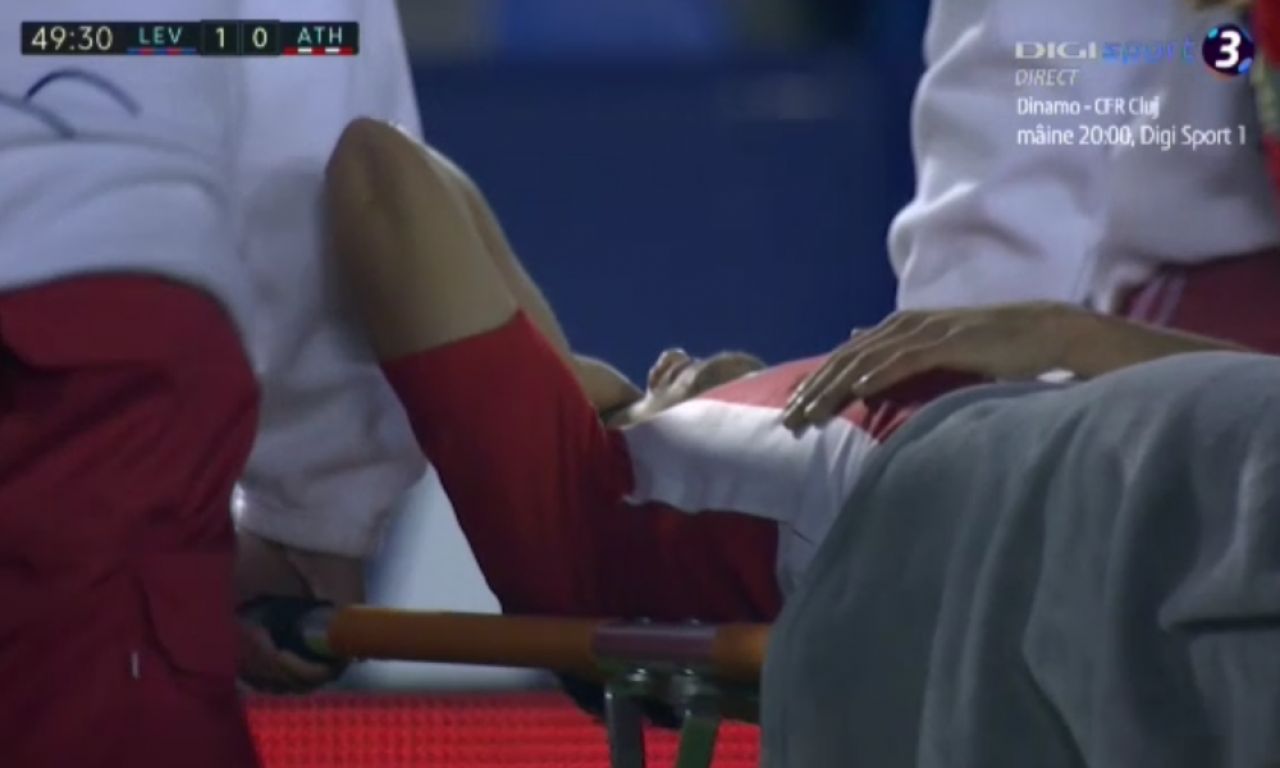 Momente TERIBILE pentru Cristi Ganea! S-a accidentat la primul meci ca titular la Bilbao si a iesit de pe teren pe targa | FOTO_5