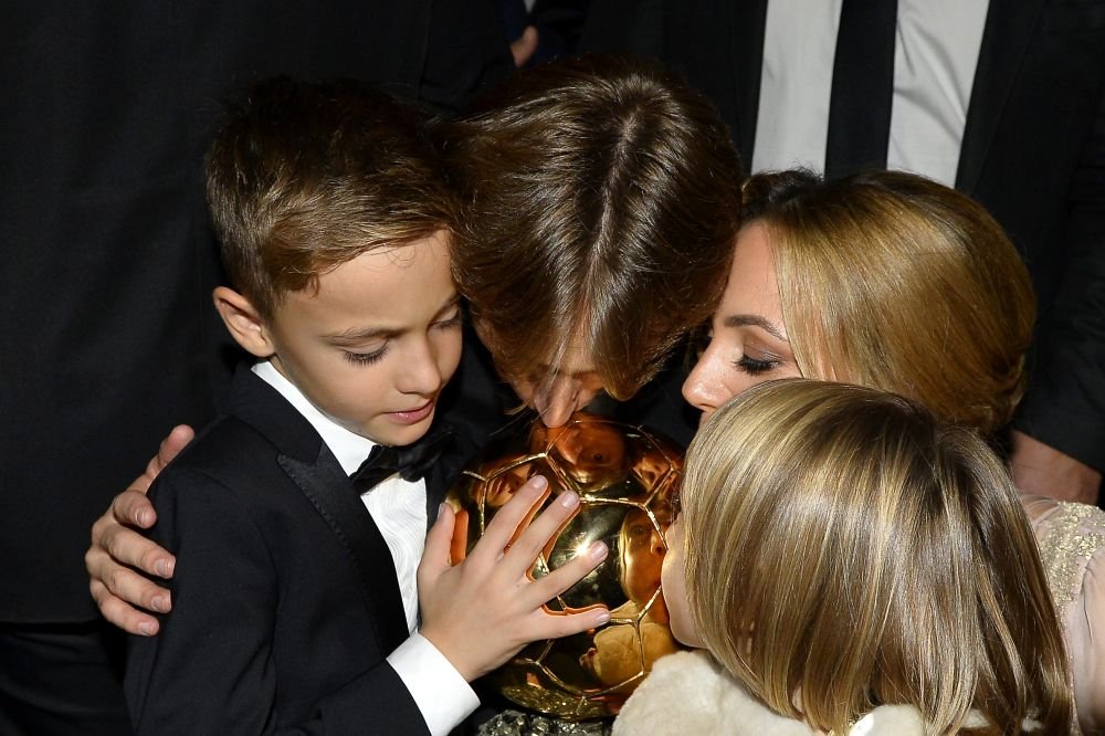 Cum arata femeia care i-a schimbat viata lui Modric. E mai in varsta si a negociat personal transferul la Real. FOTO