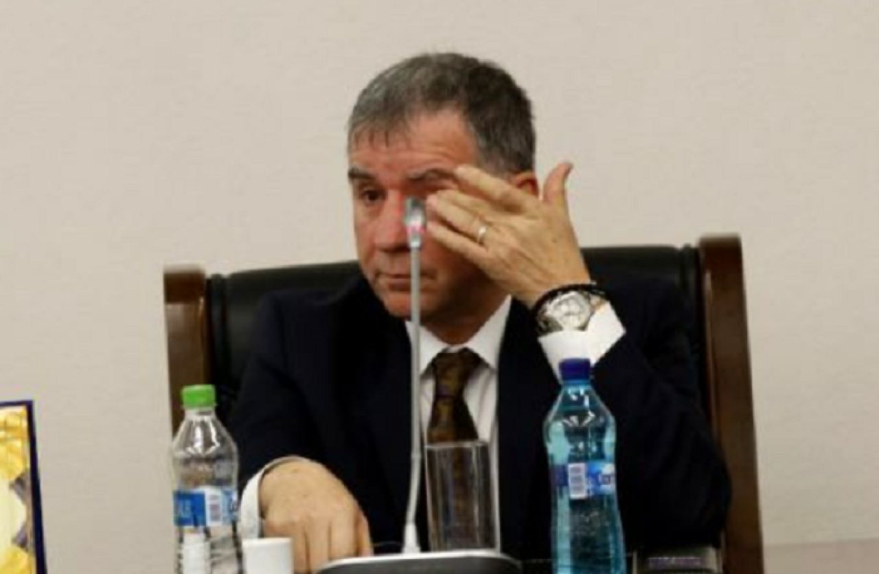 Presedintele FCSB a primit astazi titlul de cetatean de onoare al Buzaului si a plans de emotie: