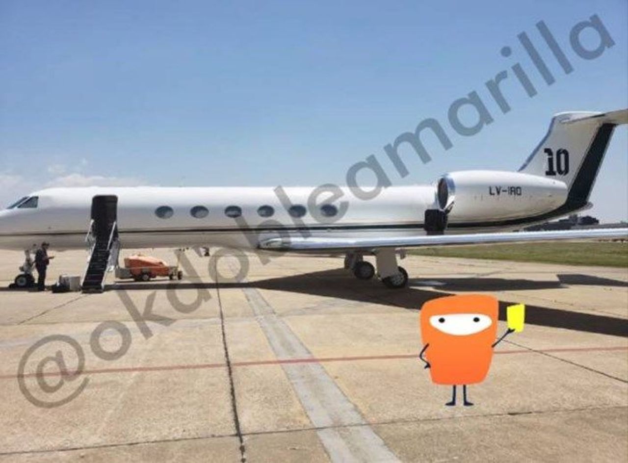 Cea mai mare NEBUNIE a lui Messi! Si-a cumparat AVION cu 13 milioane de euro si l-a personalizat! Ce a scris pe trepte_2