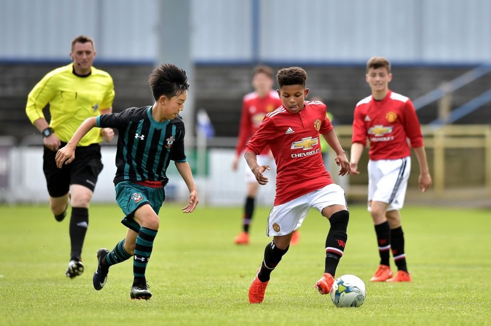 Are 14 ani si joaca deja pentru Manchester United! Moment ISTORIC in UEFA Youth League! VIDEO